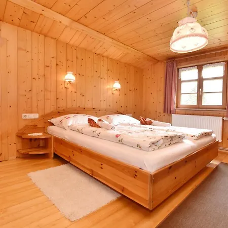 Hof Erath مزرعة للإقامة *