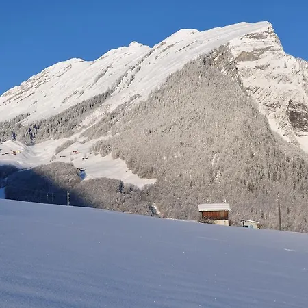 مزرعة للإقامة Hof Erath